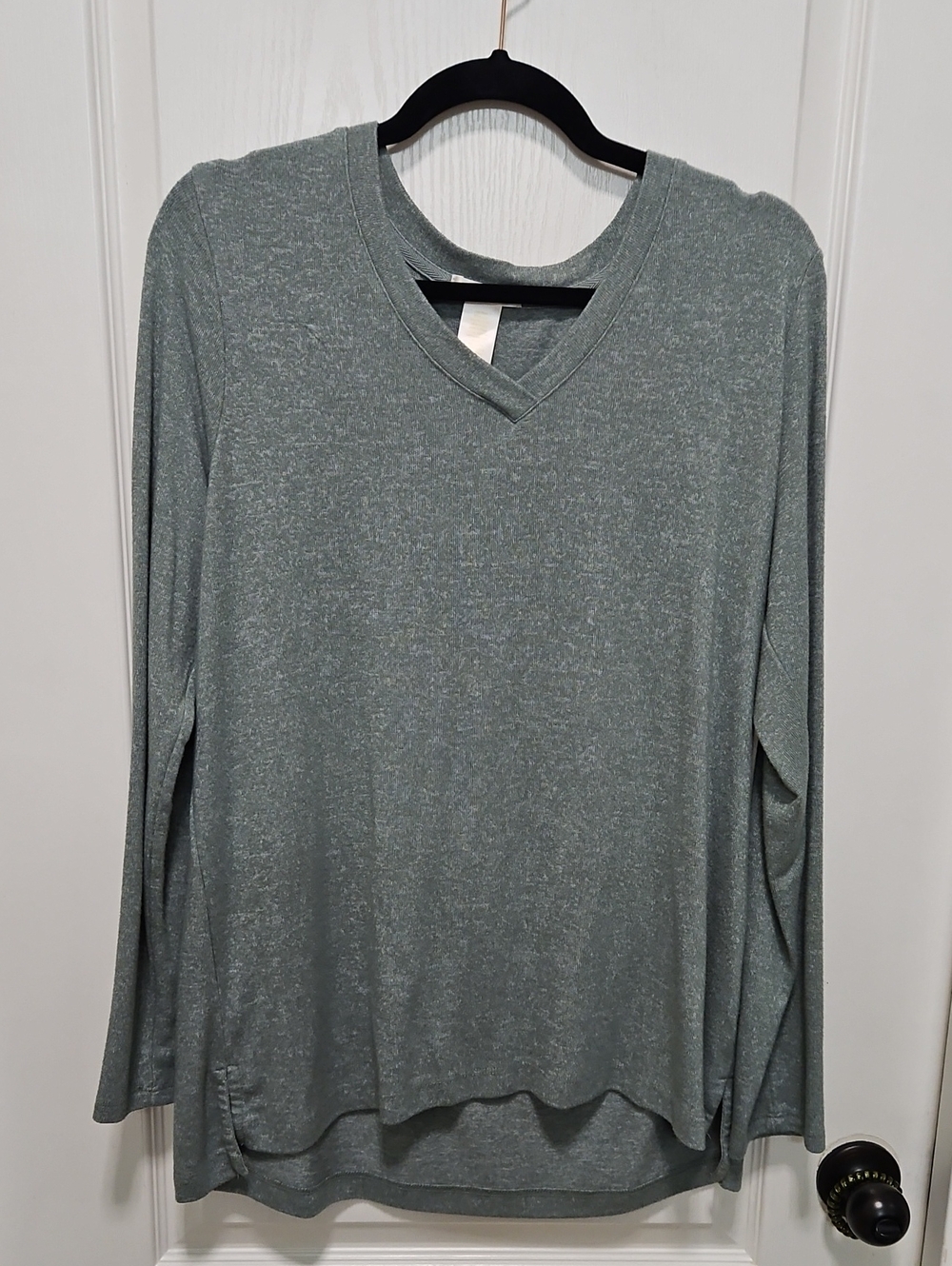 Light Green V-Neck Long Sleeve Top
